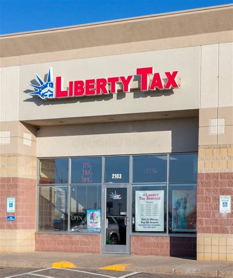 Liberty Tax Service Exterior Sign Y Logotipo Imagen De Archivo