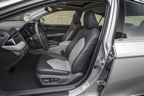 2018 Toyota Camry Hybrid Xle Front Interior Seats Motor Trend En Español