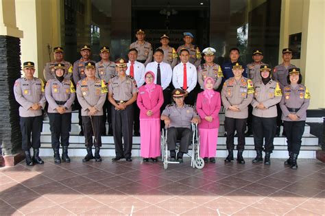 Dua Personel Polresta Magelang Terima Kenaikan Pangkat Pengabdian