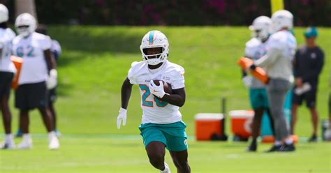 Position Battles To Watch At Dolphins Training Camp Miami Dolphins