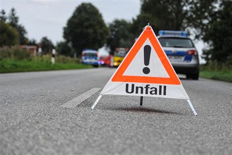 J Hriger Mopedfahrer Bei Unfall In Hartha Verletzt