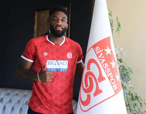 Aaron Appindangoye Yeniden Yuvas Nda Sivasspor Resmi Nternet Sitesi