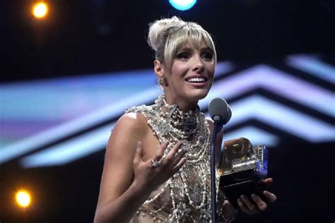 Lele Pons Llor Tras Recibir El Premio Esp Ritu De Cambio En Premios