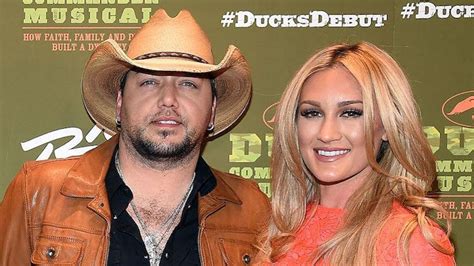 Jason Aldean Dropped From Pr Firm After Wifes Transphobic Comments