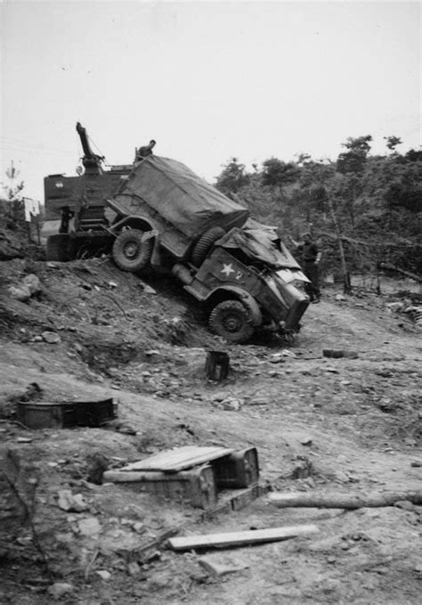 Quad Tractor Towing 25 Pounder In Korea