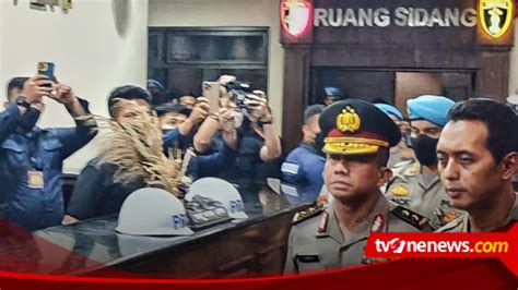 Suasana Haru Dan Tangis Para Saksi Warnai Sidang Kode Etik Ferdy Sambo