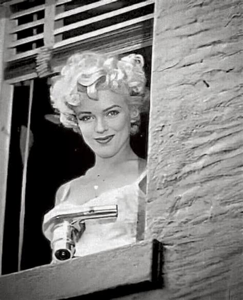 Marilyn Monroe Behind The Scenes Of The Seven Year Itch New York