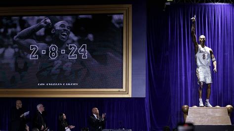 First of 3 Kobe Bryant statues unveiled outside Lakers' arena in ...