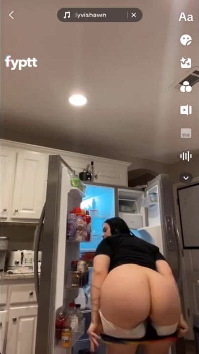 Girl Revealing Her Huge TikTok Ass By Taking Off Her Shorts Hot Sexy