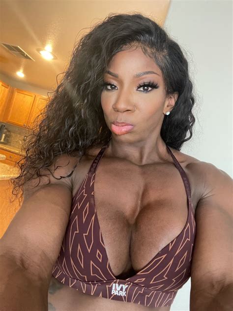 Female Muscle Fan On Twitter Rt Themarvelousv Come Talk With Me