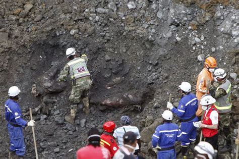 Doce Muertos Por Un Derrumbe En Una Mina Ilegal En Colombia