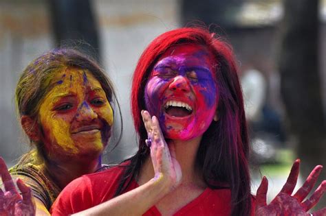 Holi 2020 Skin Care Essentials For Holi Revellers