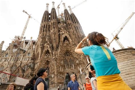 Crime Surge Alarms Spanish Tourism Hotspot Of Barcelona