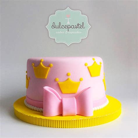 Torta Princesa en Medellín Decorated Cake by CakesDecor