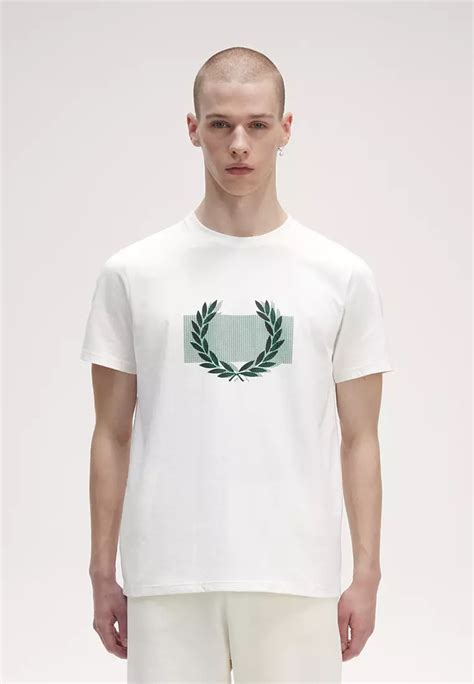 Buy Fred Perry Fred Perry M Laurel Wreath Graphic T Shirt Snow