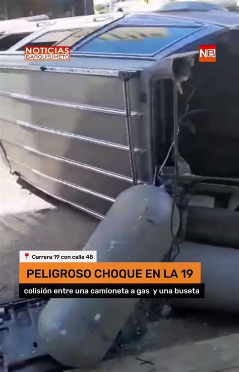 Peligro Inminente Aparatoso Choque En La Carrera Entre Carro A Gas