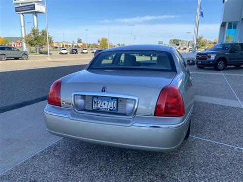 2011 Lincoln Town Car Signature Limited For Sale In Baxter Mn