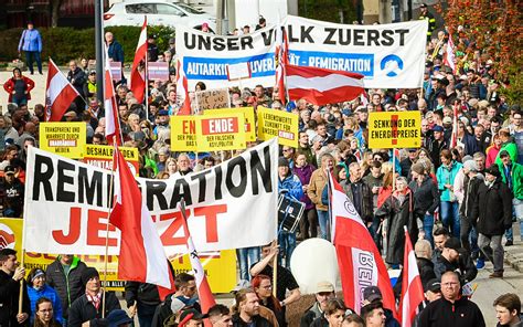 Aufgeheizte Stimmung Rechte Szene Kapert Demo Gegen Asyl Zelte In