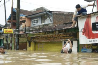 Banjir Di Perumahan Pondok Gede Permai Datatempo