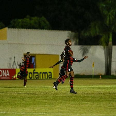 Fla vira sobre XV de Jaú e avança na Copinha em jogo tenso