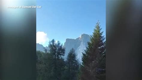 Dolomiti Scarica Di Roccia Dal Monte Pelmo Italia Ansa It