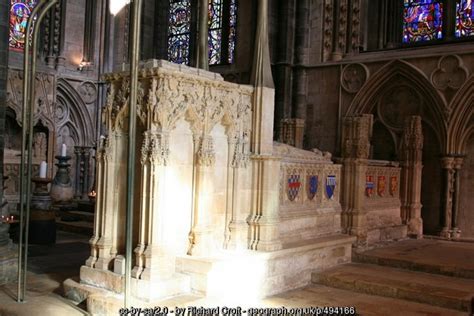 Shrine Of Saint Hugh Richard Croft Cc By Sa 2 0 Geograph Britain