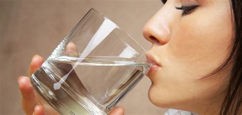 6 Ways Drinking Water Helps Weight Loss