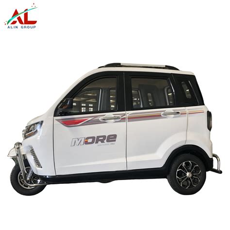 New Closed Body Passenger Trike Enclosed Electric Tricycle For