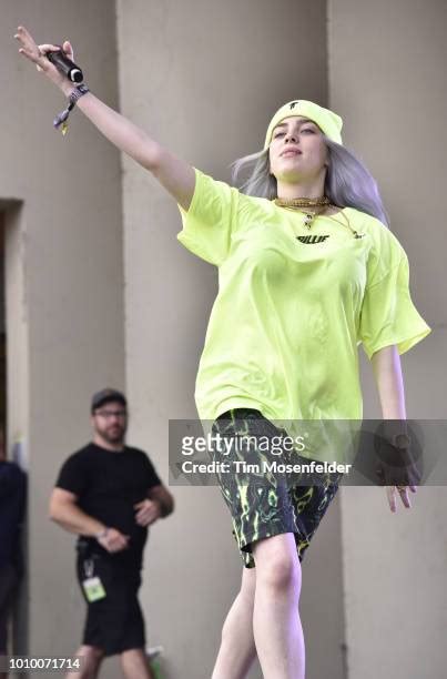 Billie Eilish Lollapalooza Photos and Premium High Res Pictures - Getty ...