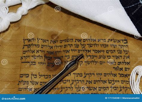 Sefer Torah Scroll editorial stock photo. Image of bereshit - 171154248