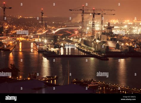 Downtown norfolk skyline hi-res stock photography and images - Alamy