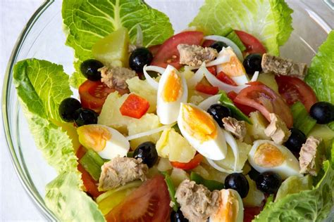 Ensalada De Patata Con Lechuga Tomate Y Huevo Receta Veraniega Ideal