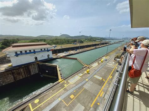 Panama Canal-city tour and the Molas