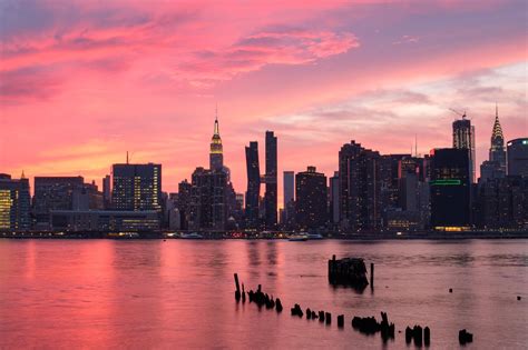 Today's sunset over Midtown Manhattan : r/nyc