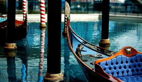 Gondola Rides | Macau Hotel Amenities | The Venetian Macao