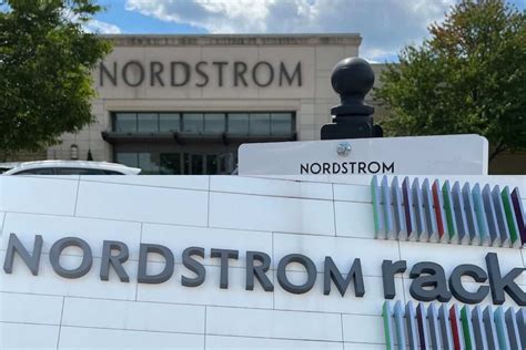 Nordstrom vs Nordstrom Rack - 2025