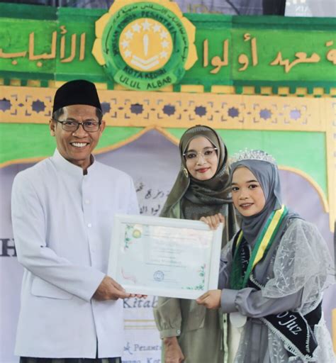 HAFLAH AKHIRUSSANAH WISUDA TAHFIDZ GEL 2 DAN METODE KITAB ULUL ALAB