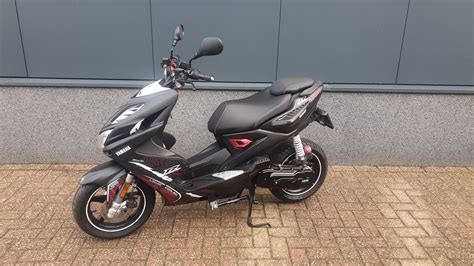 VERKOCHT Yamaha Aerox R Naked Style 2014 Zwart 45 Km H Bestellen