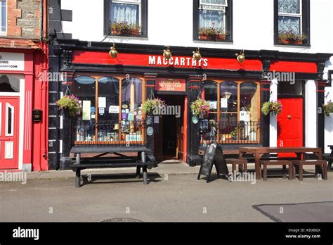 Pub bar and restaurant ireland hi-res stock photography and images - Alamy