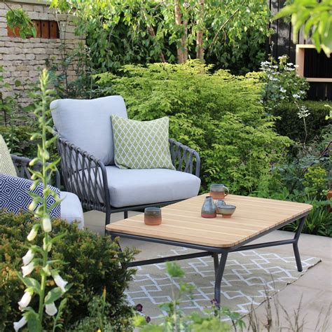 small outdoor dining space feel bigger ideal home