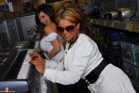 Denise Milani Sheyla Denise Lo Porn Pic