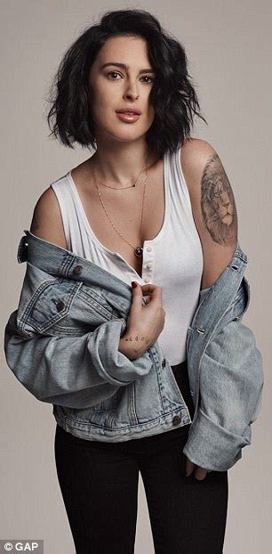 Rumer Willis Shares New Bikini Photo On Instagram Daily Mail Online