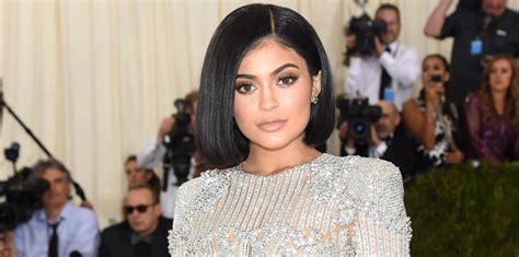 Kylie Jenner Exposes Her Boobs In Almost Naked Met Gala 2016 Dress While Debuting Sleek New Bob