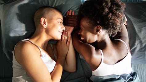 Sex Therapist Tells Us How You Can Tell If Sex Therapy Is A Good Option For Your Relationship