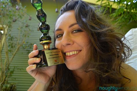 Brunette Amateur Nikki Silver Licks Her Feet And Toys Her Hairy Pussy Outdoors CoedCherry