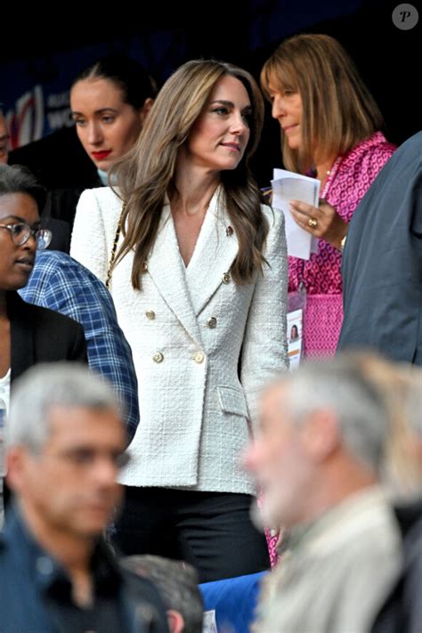 PHOTOS Kate Middleton de retour à Marseille : tenue très chic pour du