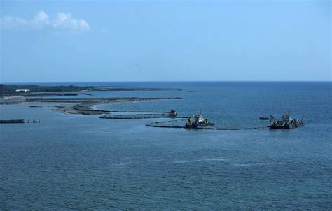 Reklamasi Di Pantai Makassar