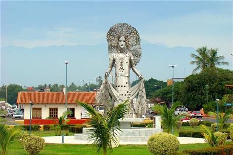 Escultura De La Mujer Tehuana Santo Domingo Tehuantepec Oaxaca