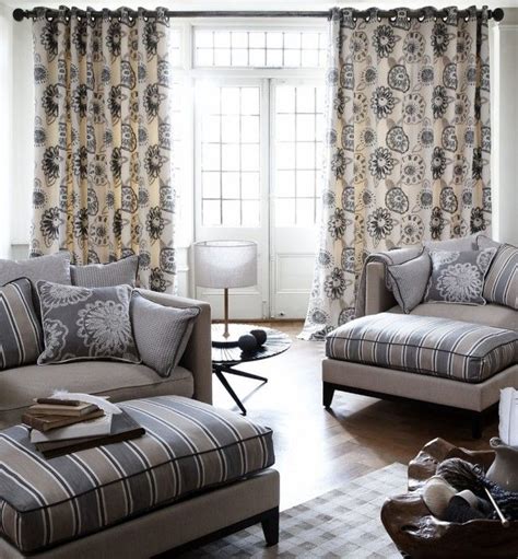 Настенные карнизы для штор (49 фото): виды и размещение в интерьере ...