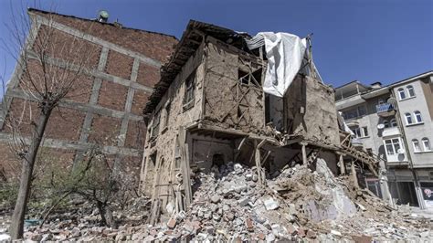 106 yıllık Malatya konağı depremde zarar gördü Son Dakika Haberleri